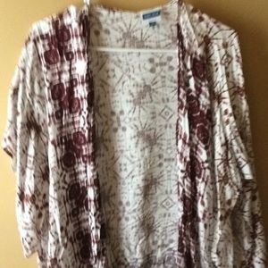 Burgundy limo white and maroon